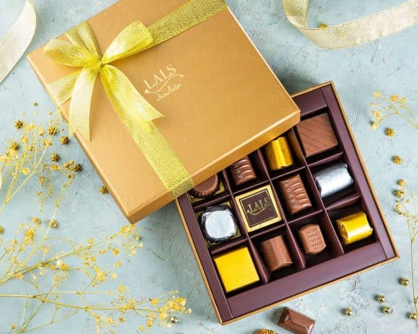 Classic Gold Chocolate Box (12 Pcs) - Pak Gifts Store