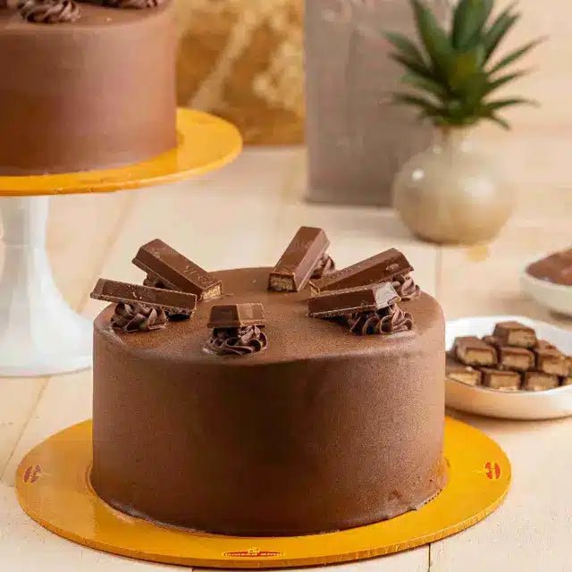 Kitkat Cake – United King (Medium) - Pak Gifts Store